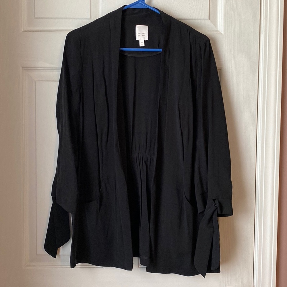 LC Lauren Conrad Women’s Medium Black Open Front Top with Pockets